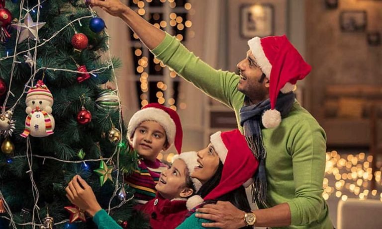 decorate-your-home-with-christmas-balls