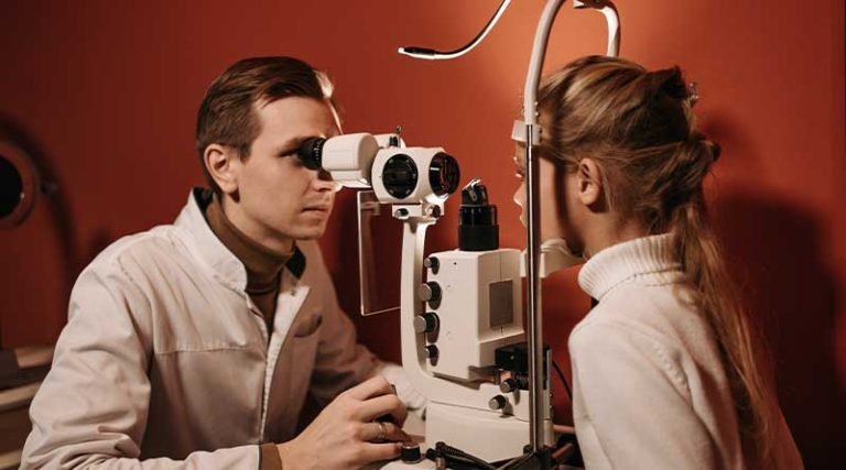 Difference Between Optician and An Optometrist