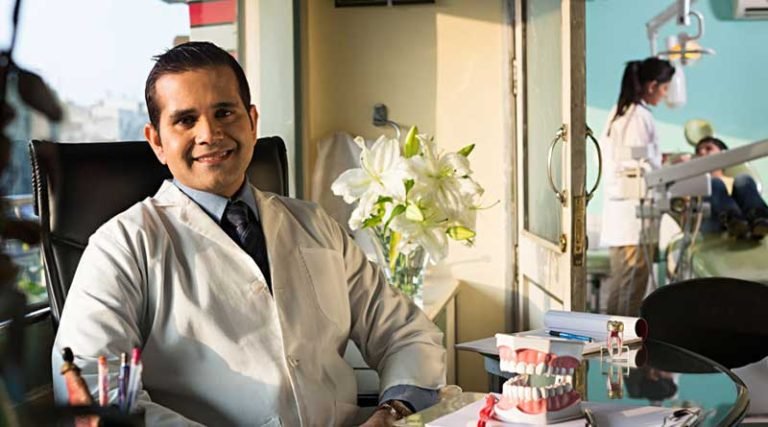 What Is the Difference Between a General and Cosmetic Dentist?