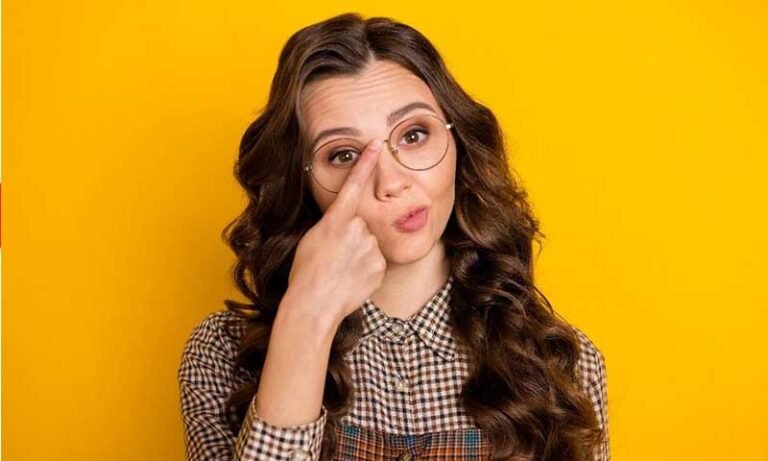 Semi-Formal Look with These Suave Eyeglasses